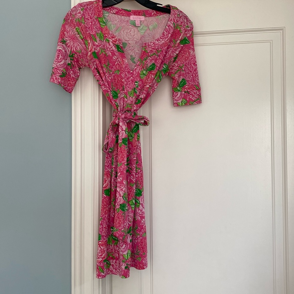 Classy Palm Beach style, Lily Pulitzer dress
